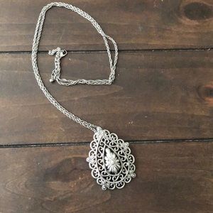 Pendant silver necklace